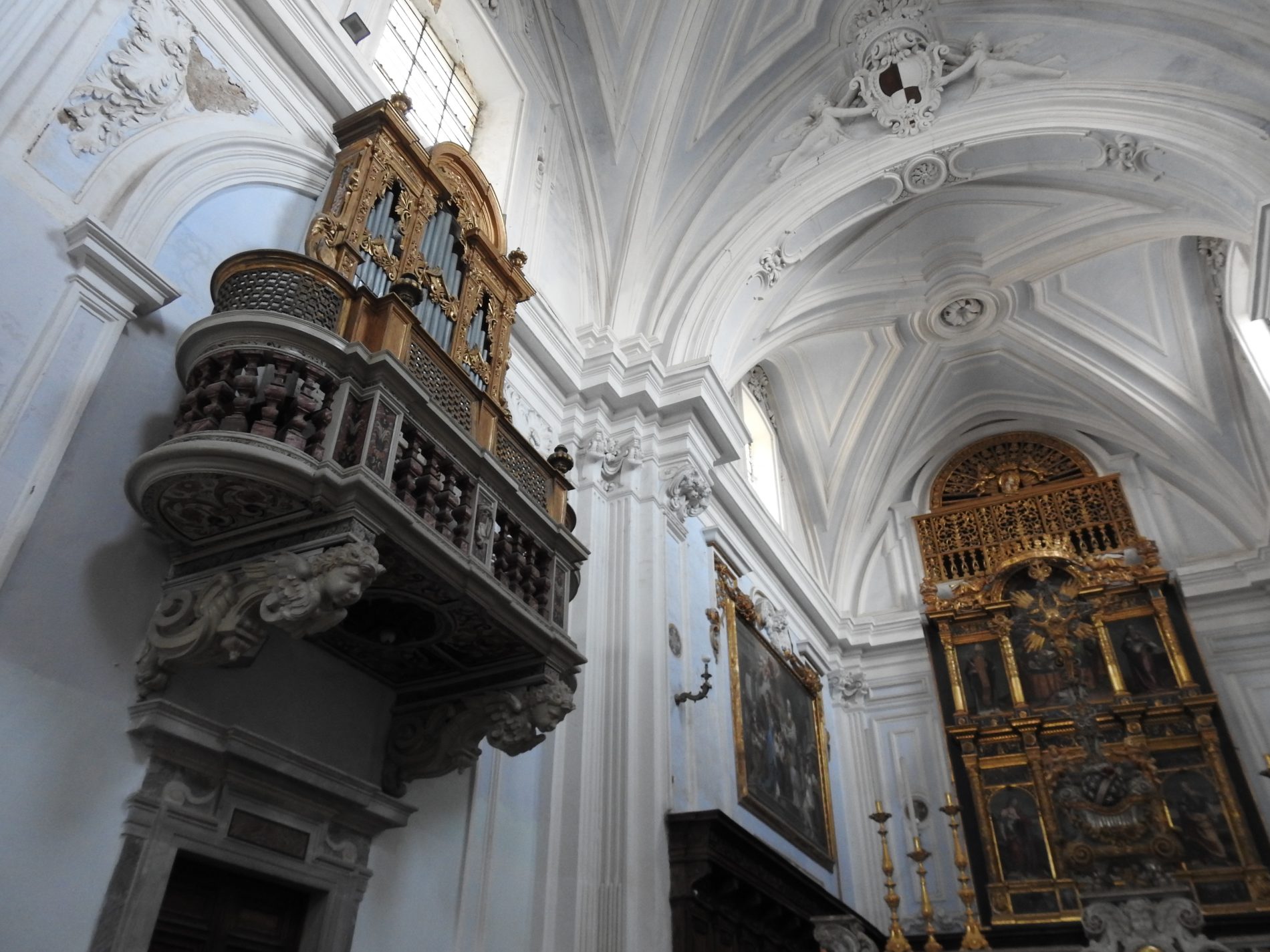 Alla scoperta delle Cento e Una Meraviglie di Gaeta 7 Gaeta Santuario Santissima Annunziata interno