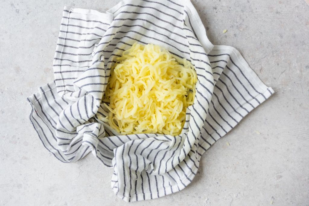 Nidi di patate con Cotechino Modena IGP, la ricetta antispreco perfetta per le feste 4 nidi-di-patate-con-cotechino-step-2