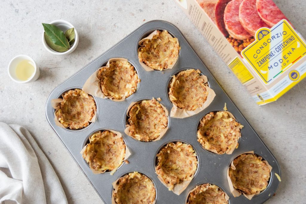 Nidi di patate con Cotechino Modena IGP, la ricetta antispreco perfetta per le feste 7 nidi-di-patate-con-cotechino-step-6