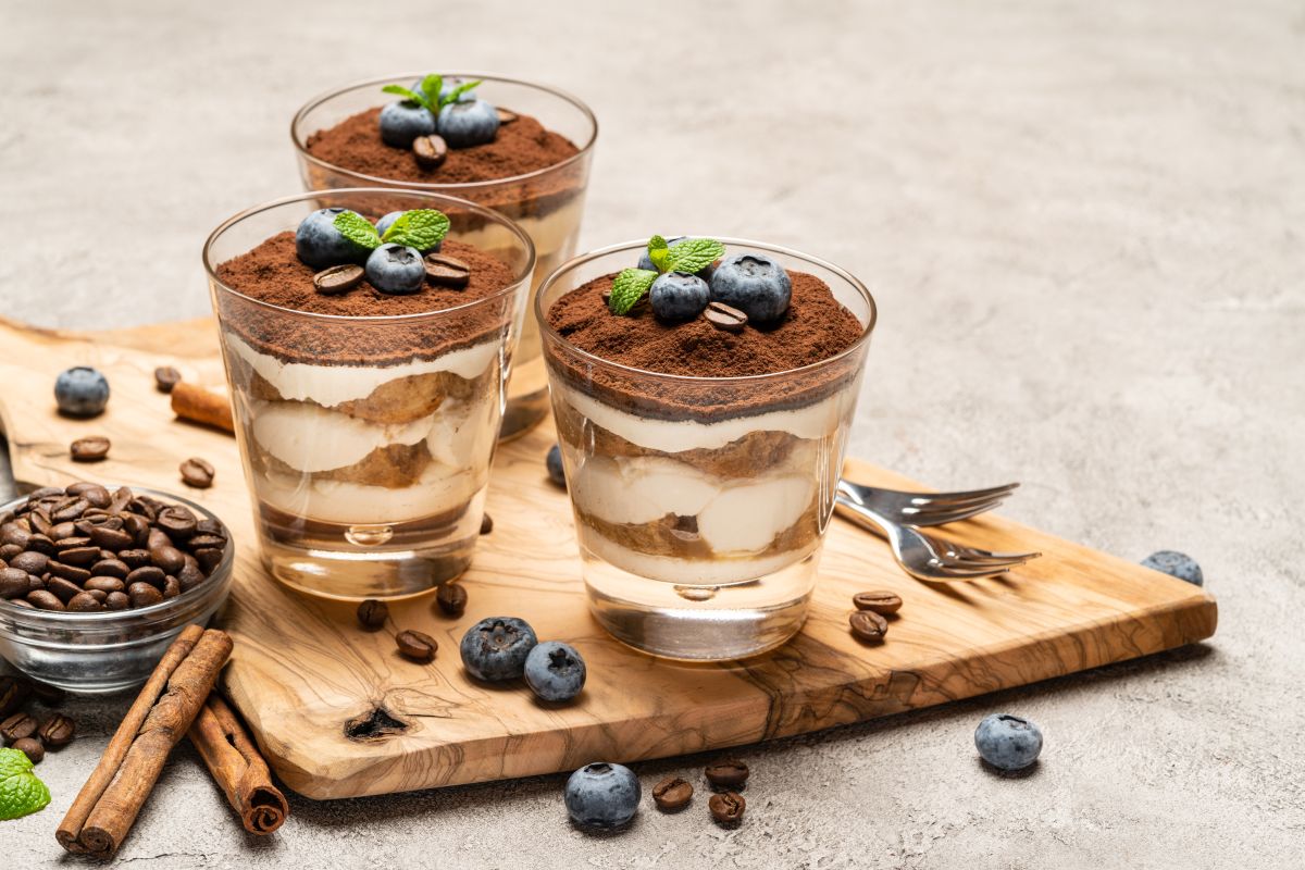 Tiramisù senza uova e mascarpone, la versione più leggera del dolce classico 2 ricetta tiramisù senza uova