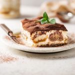 Tiramisù: ricetta classica, varianti light e consigli per preparare un dolce eccezionale 1 Tiramisù ricetta tradizionale