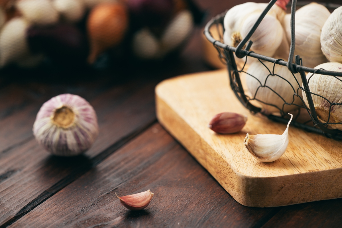 Come sostituire il sale: alternative sane e sostituti del sale da cucina 12 come sostituire il sale: aglio e cipolla