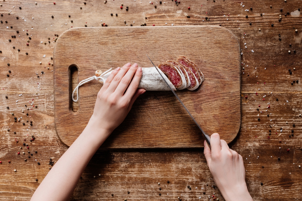 Salame Cacciatore Italiano: cos’è, proprietà nutrizionali, ricette e abbinamenti 6 salame cacciatore Italiano: valori nutrizionali