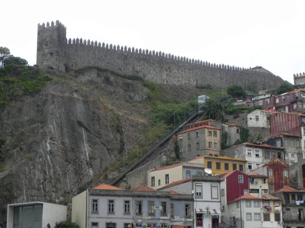 Alla scoperta di Oporto: capitale del vino e del calcio 7 il centro storico patrimonio Unesco 1
