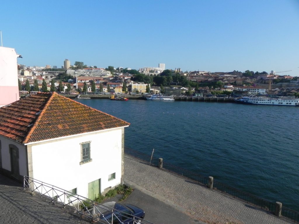 Alla scoperta di Oporto: capitale del vino e del calcio 8 il centro storico patrimonio Unesco 4