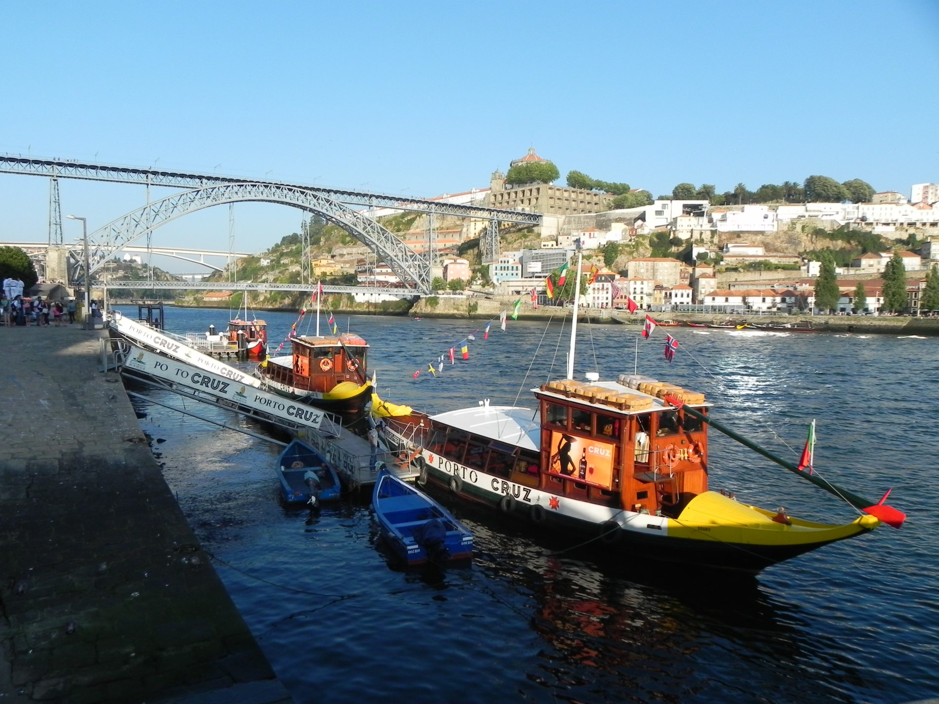Alla scoperta di Oporto: capitale del vino e del calcio 1 il porto fluviale e il ponte Dom Luis I 2