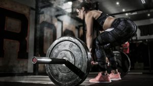 Stacchi rumeni: cosa sono, tecnica, errori da evitare, muscoli coinvolti, benefici e controindicazioni