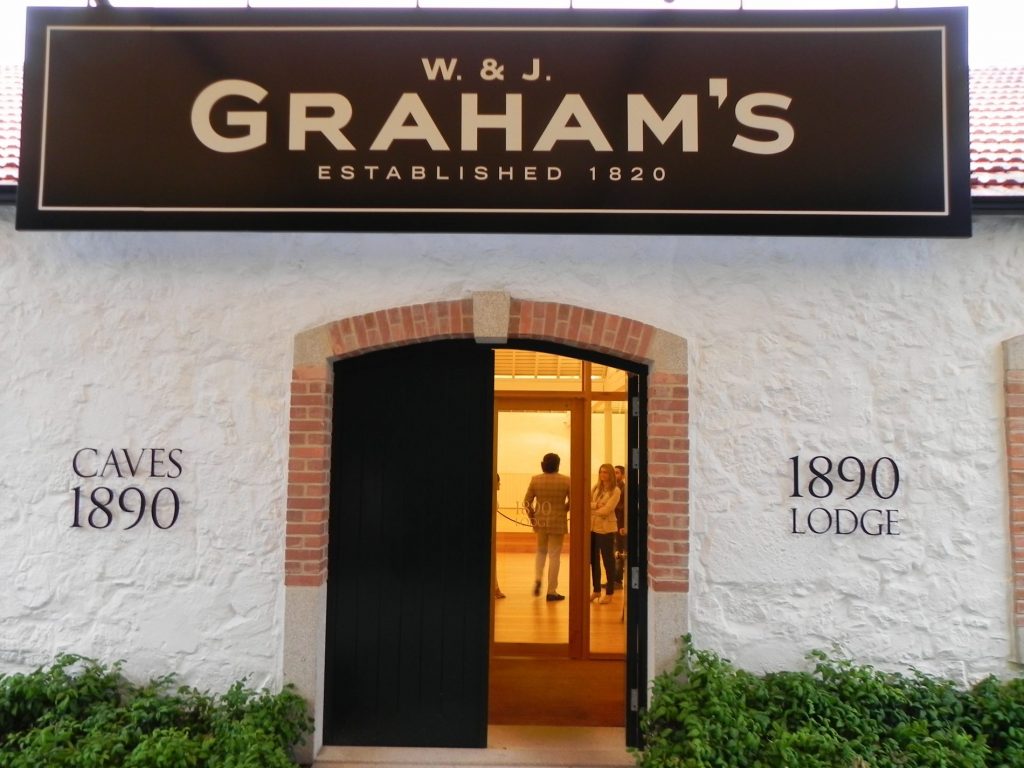 Alla scoperta di Oporto: capitale del vino e del calcio 5 Oporto cantina Graham's