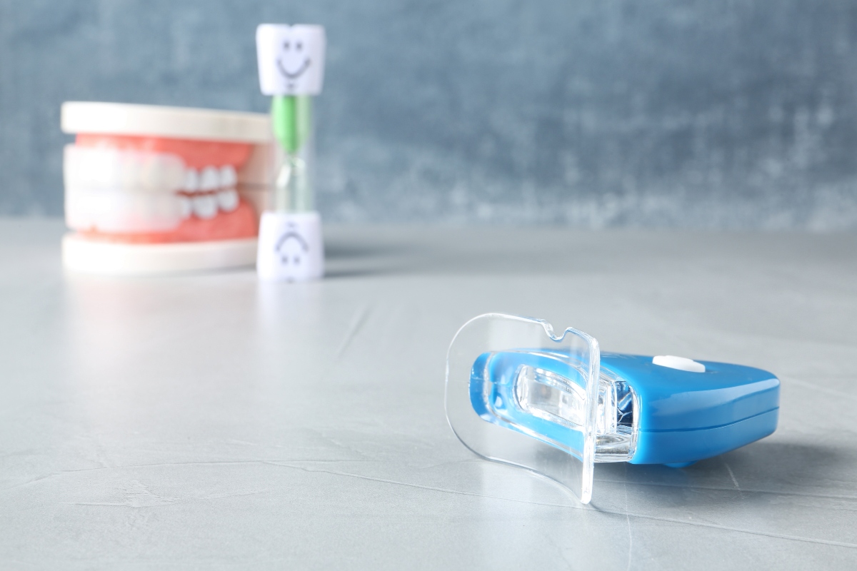Sbiancamento dentale Led: cos'è, come funziona, risultati, i migliori trattamenti da fare a casa 1 sbiancamento dentale Led: come funziona
