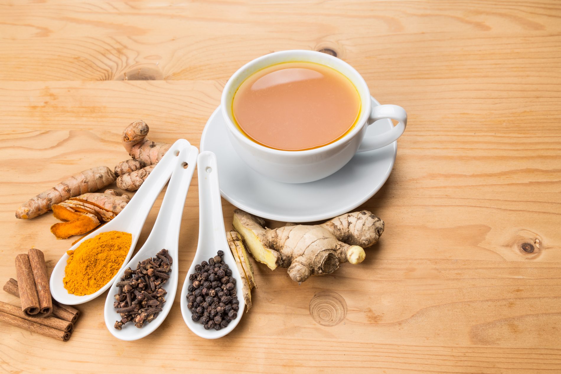 Curcuma e piperina: cosa sono, a cosa servono, benefici ed effetti per l'organismo 2 curcuma e piperina aiutano a dimagrire ?