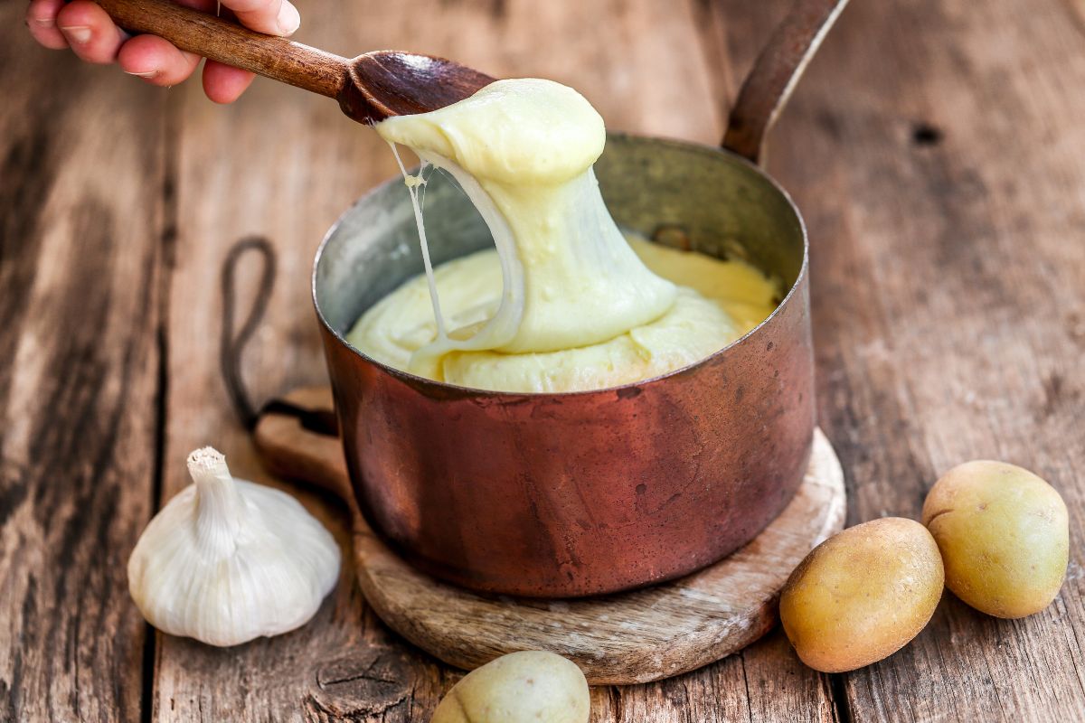 Fonduta, la ricetta valdostana 4 fonduta di formaggio