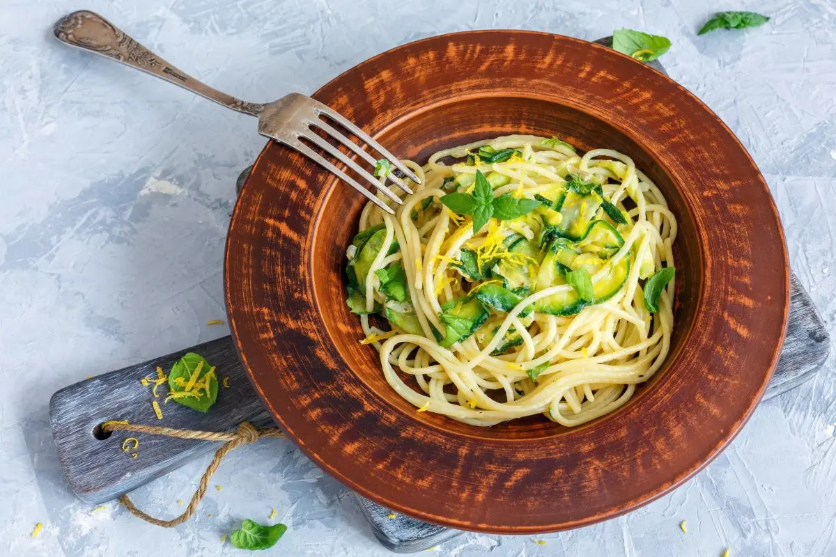 Zucchina: proprietà, benefici, valori nutrizionali e le migliori ricette 8 pasta con le zucchine: ricetta