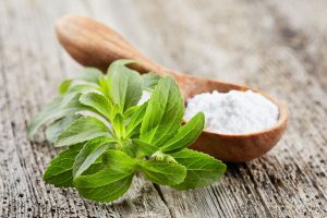 Stevia: propriet&agrave;, benefici e controindicazioni del dolcificante naturale