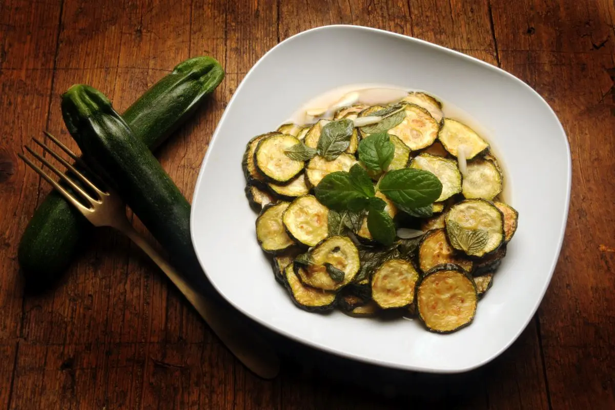 Zucchina: proprietà, benefici, valori nutrizionali e le migliori ricette 7 zucchine alla scapece: ricetta