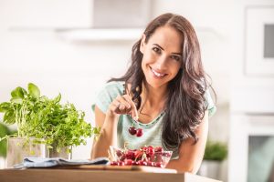 Le ciliegie fanno ingrassare? Scopri se &egrave; vero, le calorie e quante mangiarne