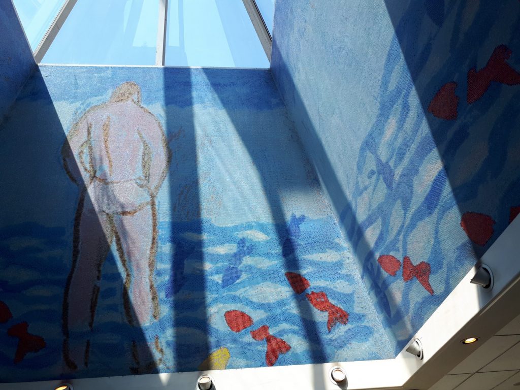 Alla scoperta di Napoli e della sua straordinaria metropolitana/Museo 6 metro stazione Materdei mosaico S. Chia