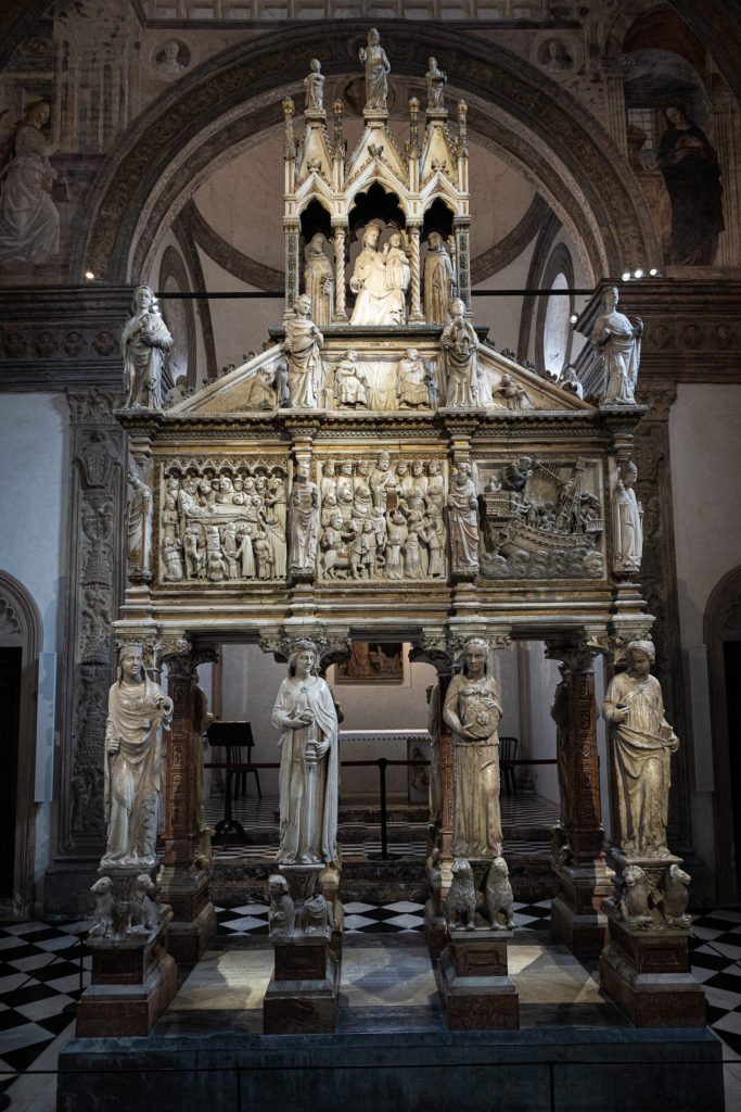Alla scoperta di Milano e di tre grandi fotografi 12 D lArca di san Pietro martire