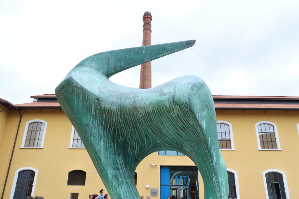 Alla scoperta di Prato e dei suoi segreti nascosti 9 prato davanti allingresso del museo del tessuto