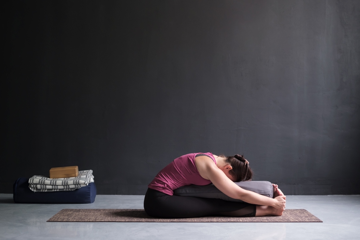Yin Yoga: che cos'è, posizioni, benefici e controindicazioni 1 Yin Yoga: principi
