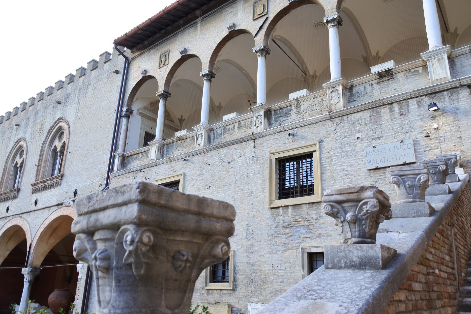 Alla scoperta di Fano, dove l'antica via Flaminia arriva al mare 4 fano corte malatestiana 2