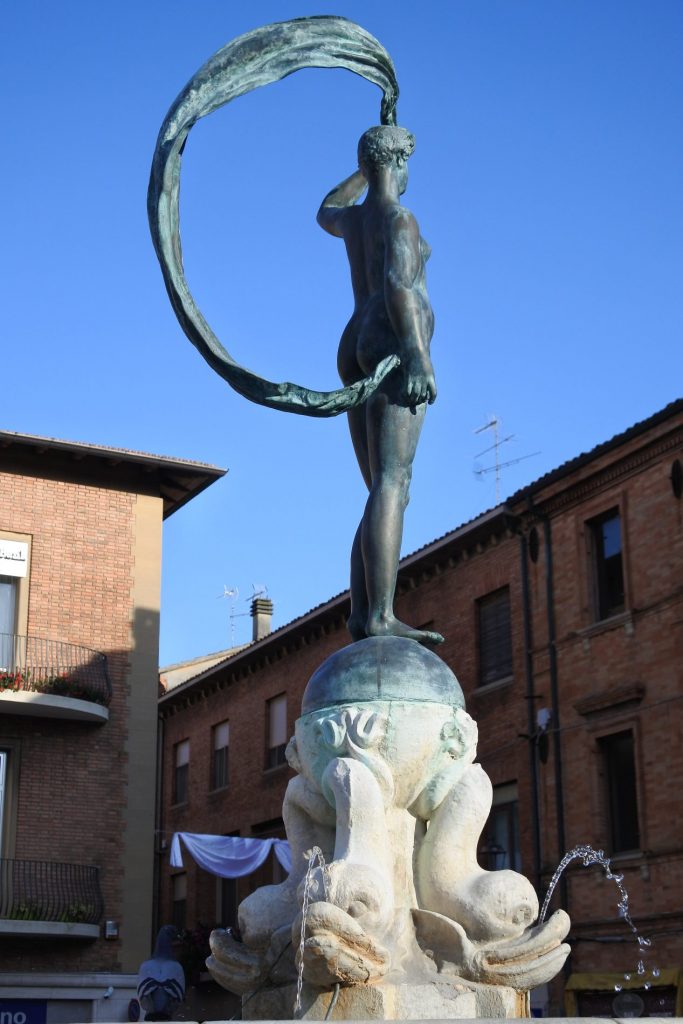 Alla scoperta di Fano, dove l'antica via Flaminia arriva al mare 5 Fano fontana della Fortuna