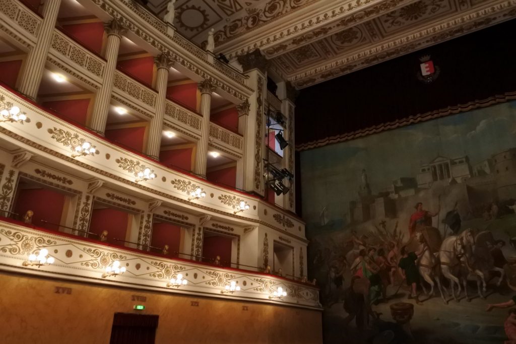 Alla scoperta di Fano, dove l'antica via Flaminia arriva al mare 10 Fano Teatro della Fortuna