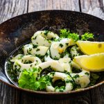 Insalata di calamari, il piatto perfetto per l'estate 1 insalata di calamari