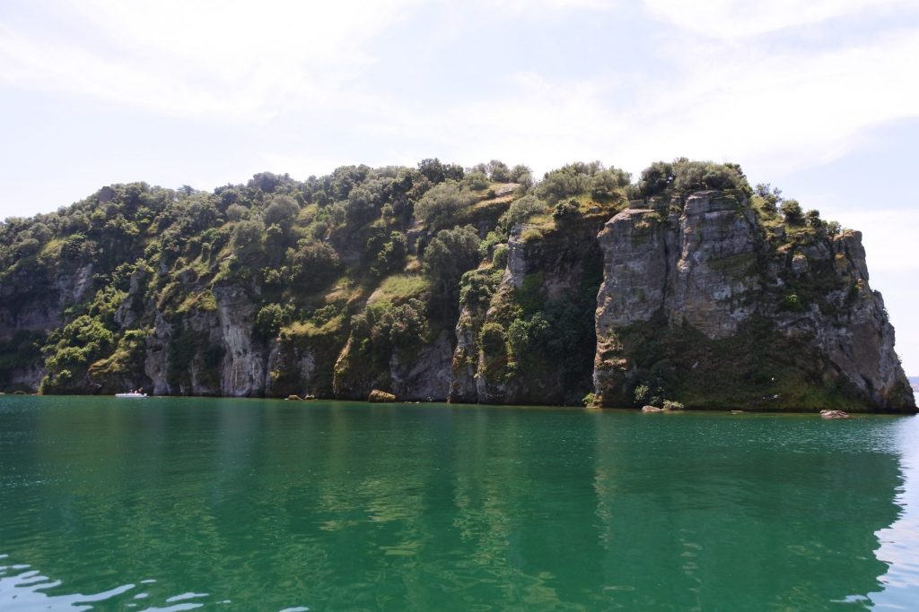 Alla scoperta del lago di Bolsena, Capodimonte e Marta 12 lago di bolsena isola martana 3