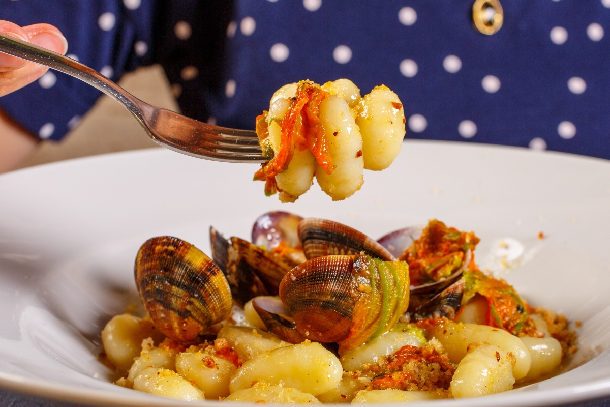 Vongole e vongole veraci: differenze, proprietà, come sceglierle, le migliori ricette 8 gnocchi con le vongole senza glutine