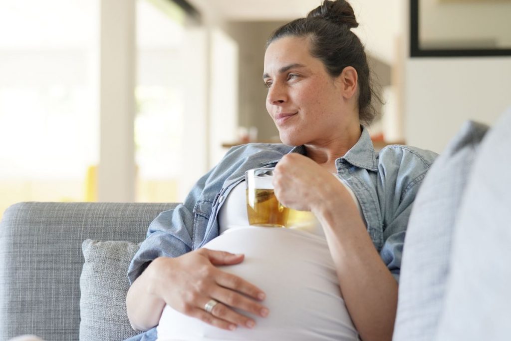 Liquirizia: proprietà, benefici e controindicazioni 3 Liquirizia in gravidanza: fa bene o male?