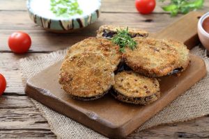 Melanzane a pullastiello con Salamini Italiani alla Cacciatora DOP