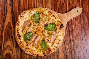 Pizza gourmet con Mortadella Bologna IGP e zucchine