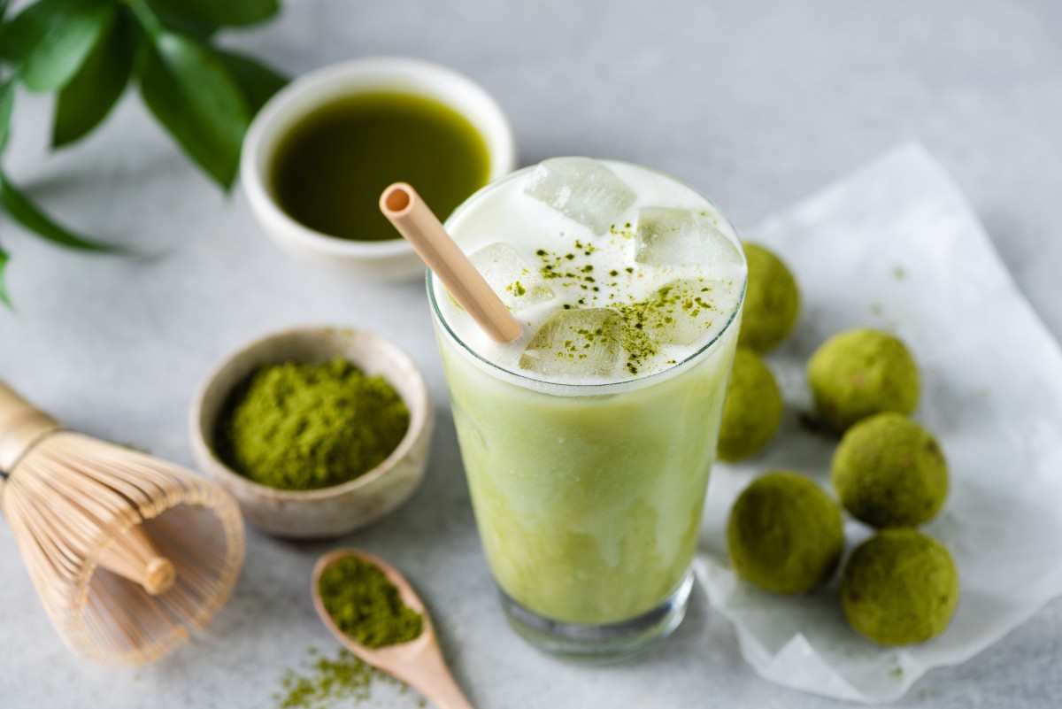 Matcha latte: la bevanda verde che conquista al primo sorso 3 frusta, tè matcha per preparare il latte matcha