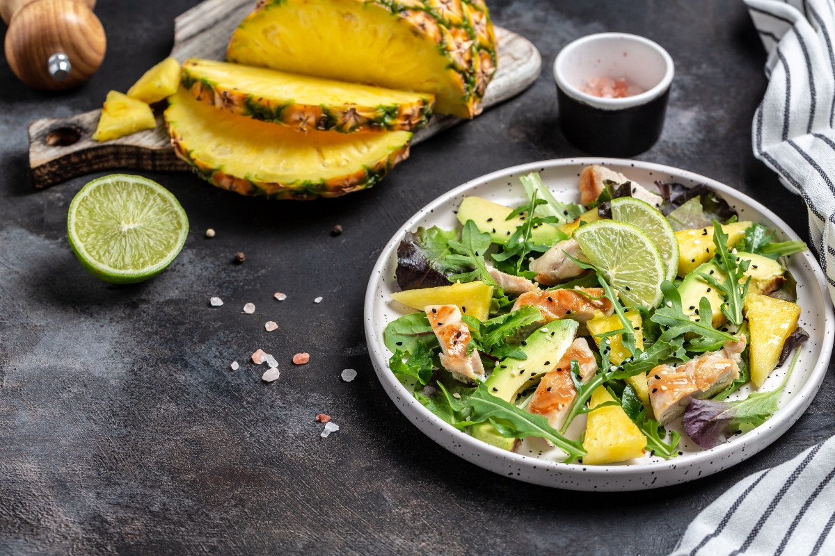 Ananas: proprietà e calorie, come pulirlo e le migliori ricette 7 pollo all'ananas