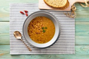 Zuppa di farro: la ricetta di un piatto unico nutriente e saziante
