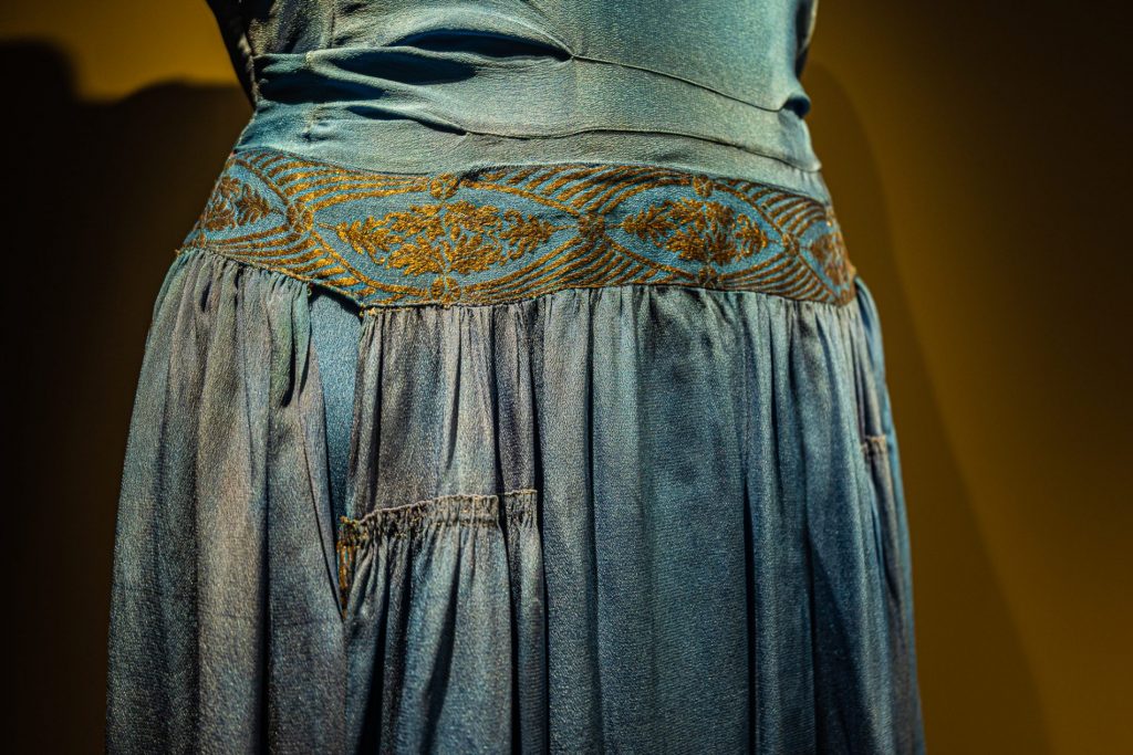 Parigi: tris di mostre in un piccolo grande museo parigino 22 i colori della moda 3