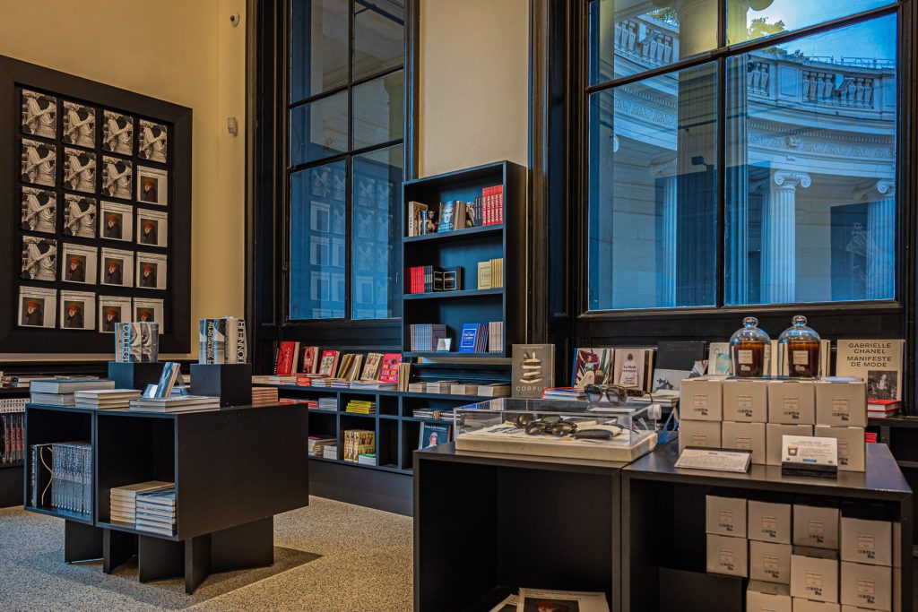 Parigi: tris di mostre in un piccolo grande museo parigino 6 il bookshop
