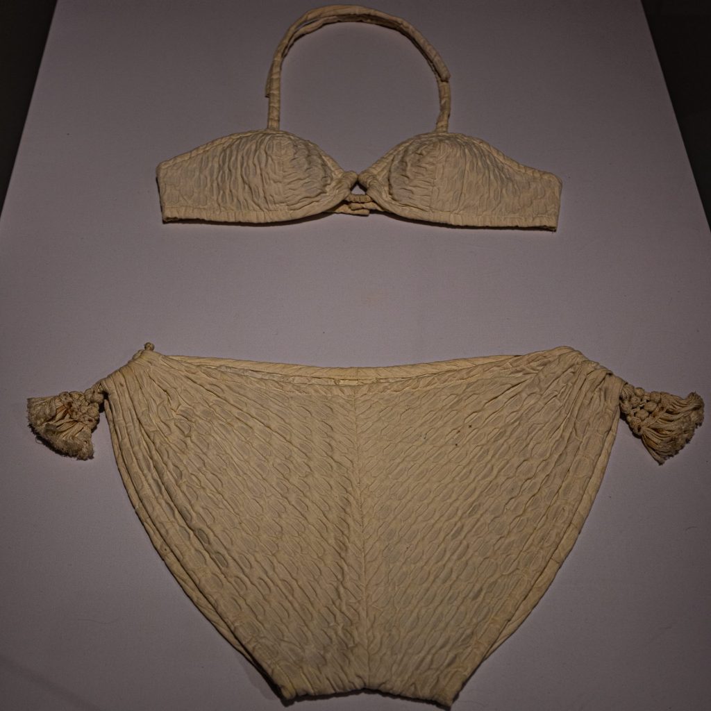 Parigi: tris di mostre in un piccolo grande museo parigino 18 la moda in movimento 5