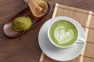 Matcha latte: la bevanda verde che conquista al primo sorso