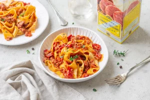 Pasta fresca con rag&ugrave; di Cotechino Modena IGP (o Zampone Modena IGP)