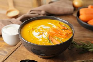 Vellutata di carote e patate: ricetta light e video ricetta