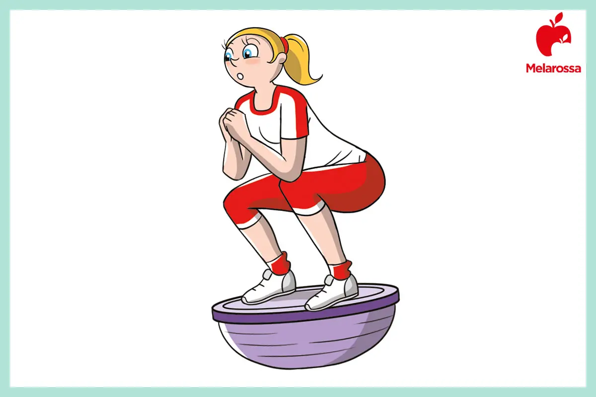 Bosu: come usarlo, benefici, esercizi e programma di allenamento per tonificare la muscolatura profonda 7 come fare lo squat con il bosu