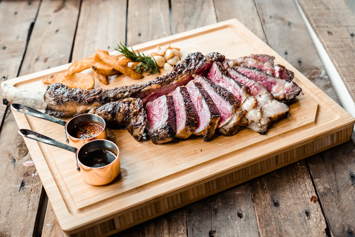Tomahawk: che pezzo di carne è, come si cucina la bistecca, benefici e valori nutrizionali 3 come cucinare la carne Tomahawk