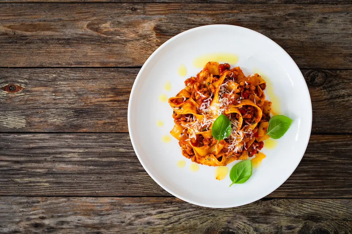 Menù di Natale senza glutine: ricette gluten free e abbinamenti consigliati per celiaci 11 Menù di Natale senza glutine: tagliatelle al ragù