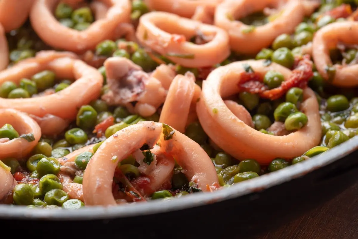 Calamari con piselli: un secondo nutriente 2 ricetta calamari con piselli
