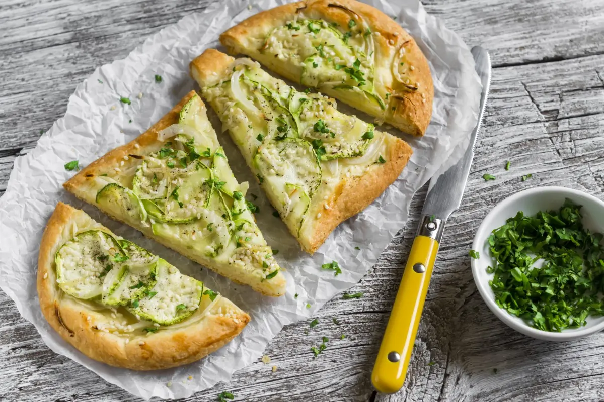 Ricette con i porri: le migliori idee sane e depurative 11 pizza germogli porro
