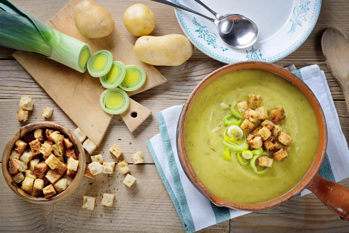 Ricette con i porri: le migliori idee sane e depurative 9 zuppa patate porri porcini