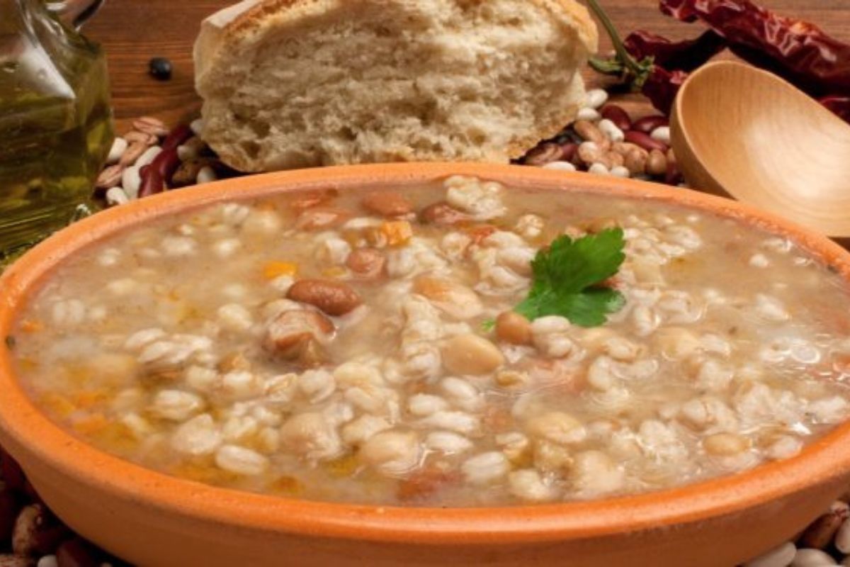 Minestre e zuppe: ricette da gustare quando fa freddo e non solo 7 zuppa di farro