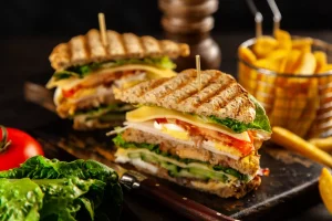 Club sandwich, ricetta originale e le numerose varianti