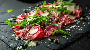 Carpaccio di manzo: ricetta, preparazione  e consigli per un piatto freddo
